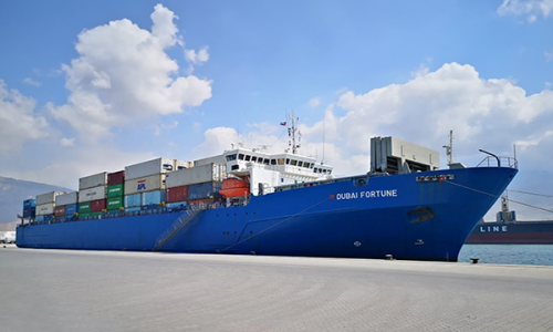 Feeder Vessel at Jebel Ali