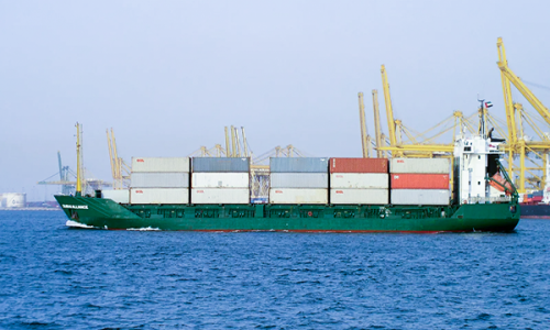 Feeder Vessel at Jebel Ali